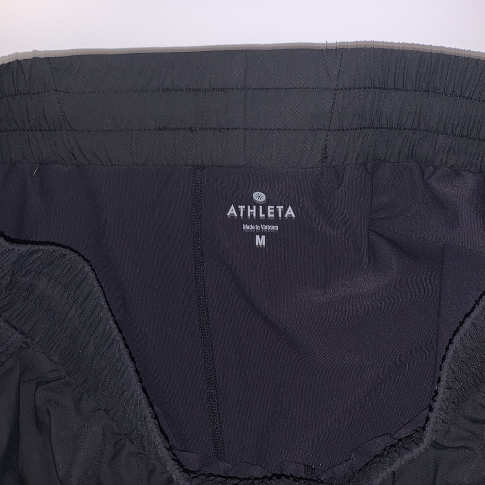 Athleta Double Layer Running Shorts Size Medium. - image 6
